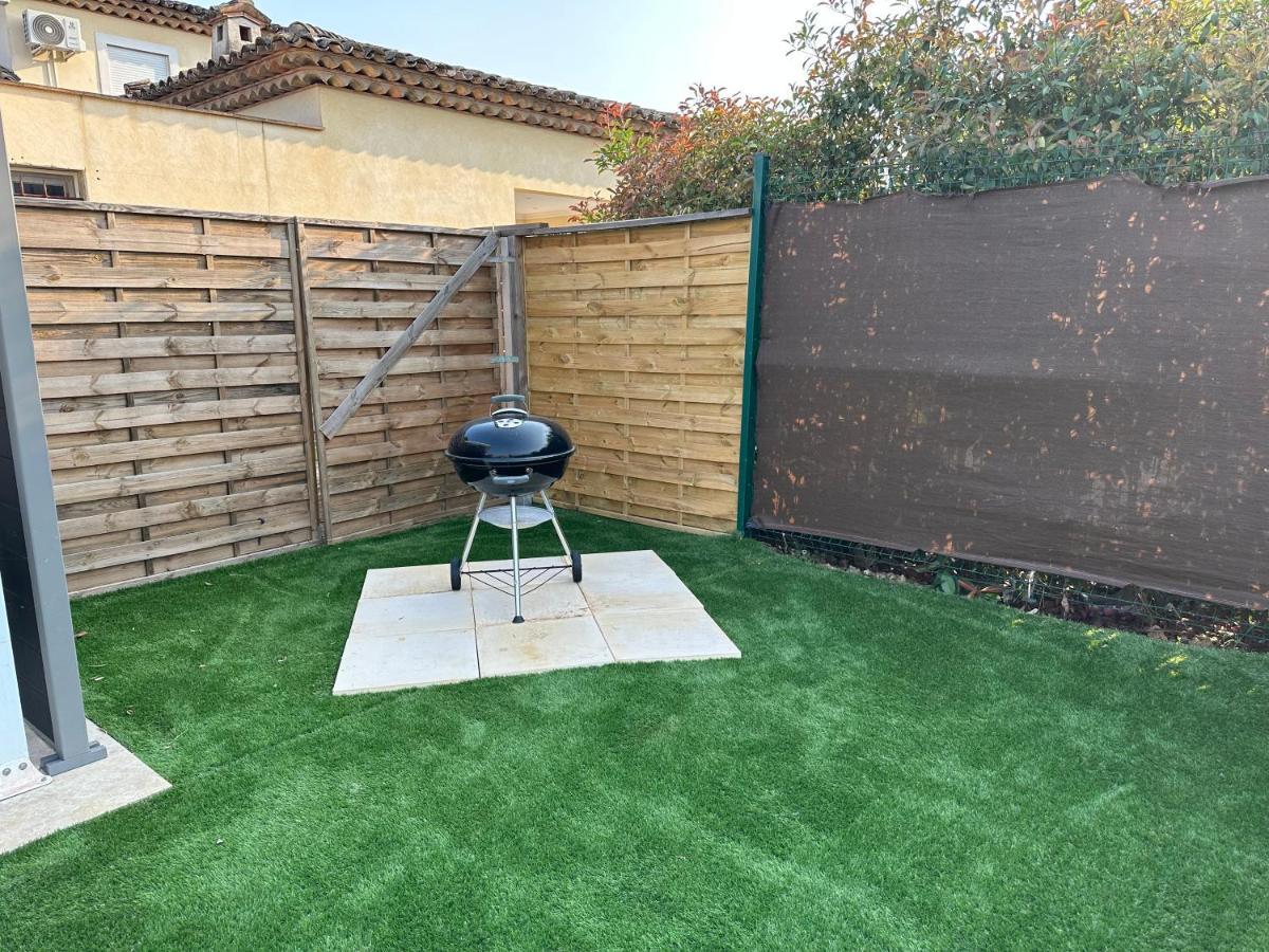 Petite Maisonette Adossee Mais Independante Avec Piscine Villa Peymeinade Bagian luar foto