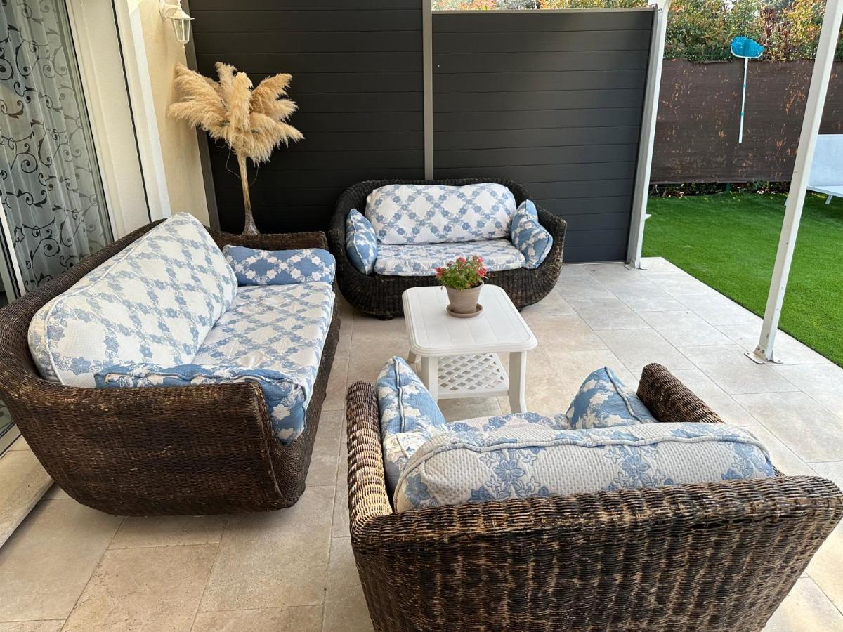 Petite Maisonette Adossee Mais Independante Avec Piscine Villa Peymeinade Bagian luar foto
