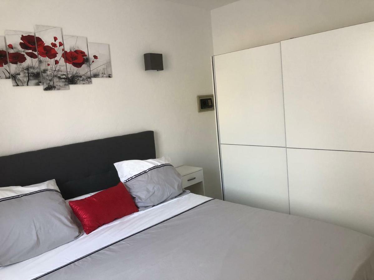 Petite Maisonette Adossee Mais Independante Avec Piscine Villa Peymeinade Bagian luar foto